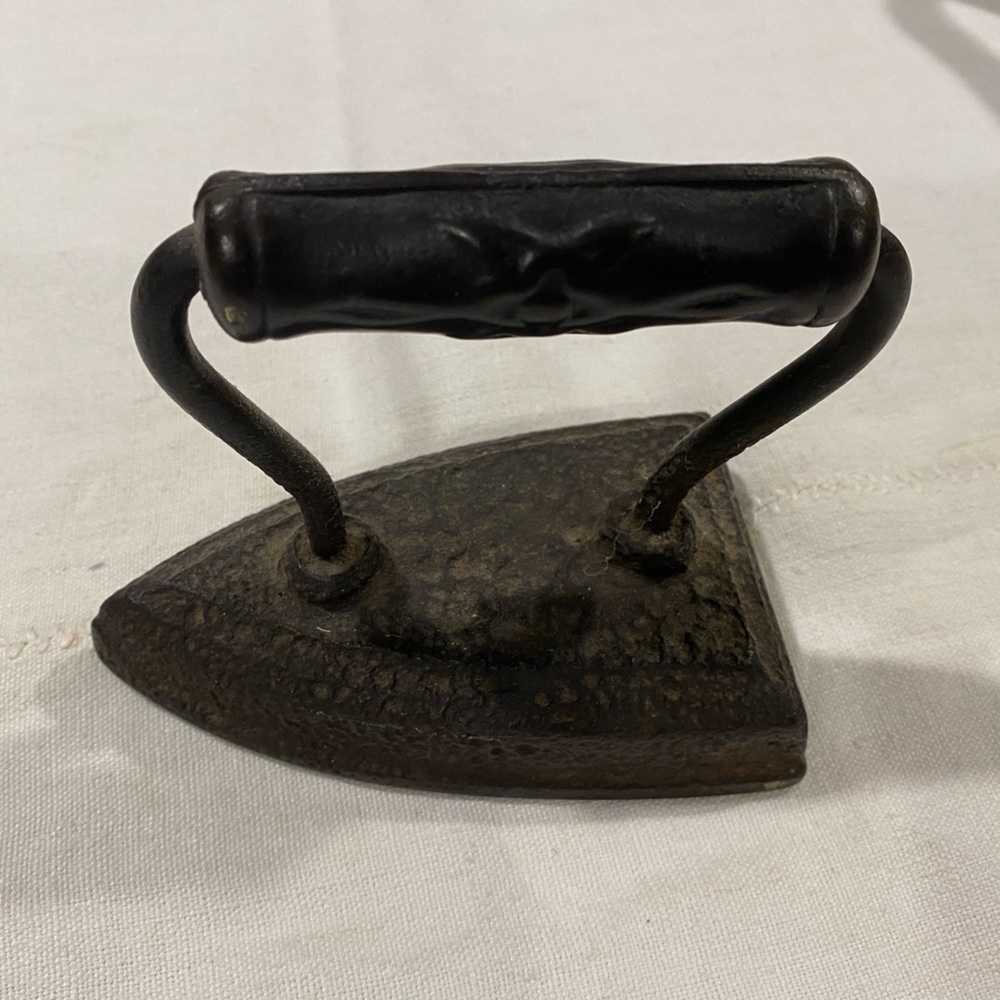 Antique / Vintage- iron - attention collectors
